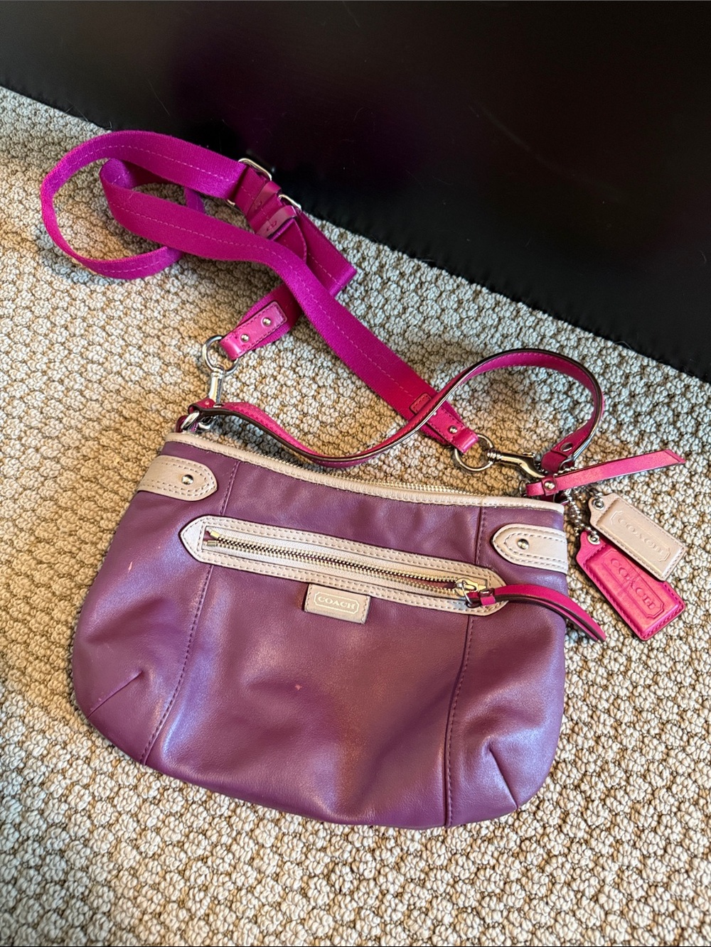 Coach Daisy Spectator Mia
Purple and Pink leather cross body shoulder bag F23951